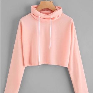 Pink cropped sweatshirt with hood
